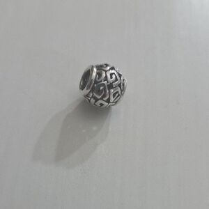Pretty Sterling Silver Pandora Charm In Excellent Condition!